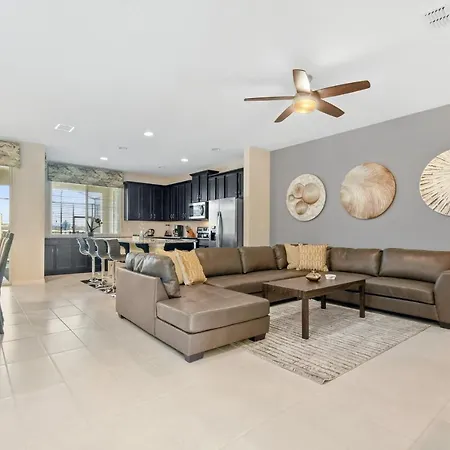 Solara Resort Brand New 4 Bed Townhome